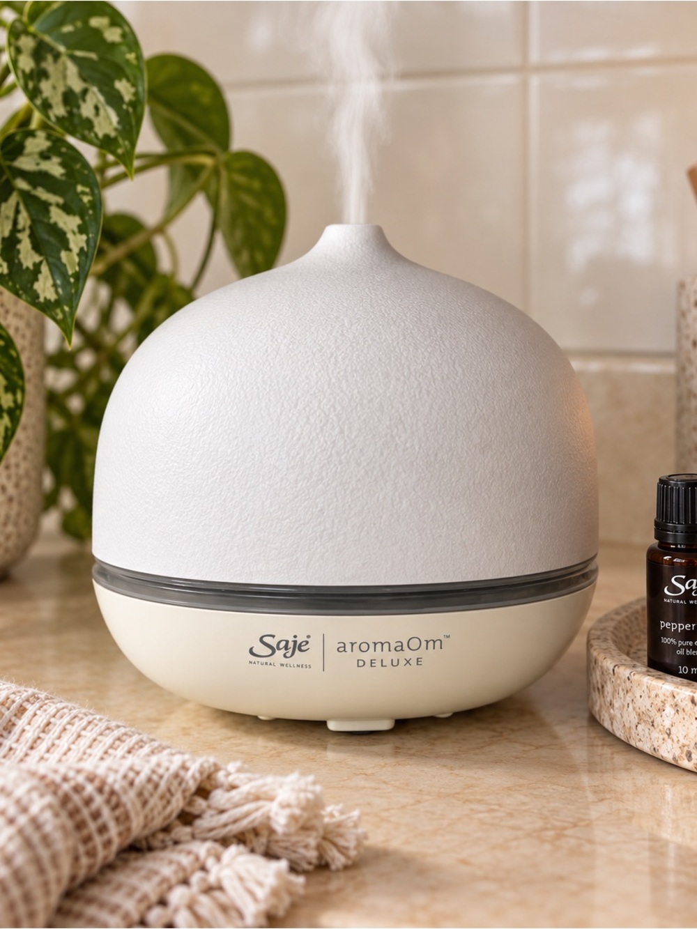 Saje AromaOm Deluxe Ultrasonic Essential Oil Diffuser White